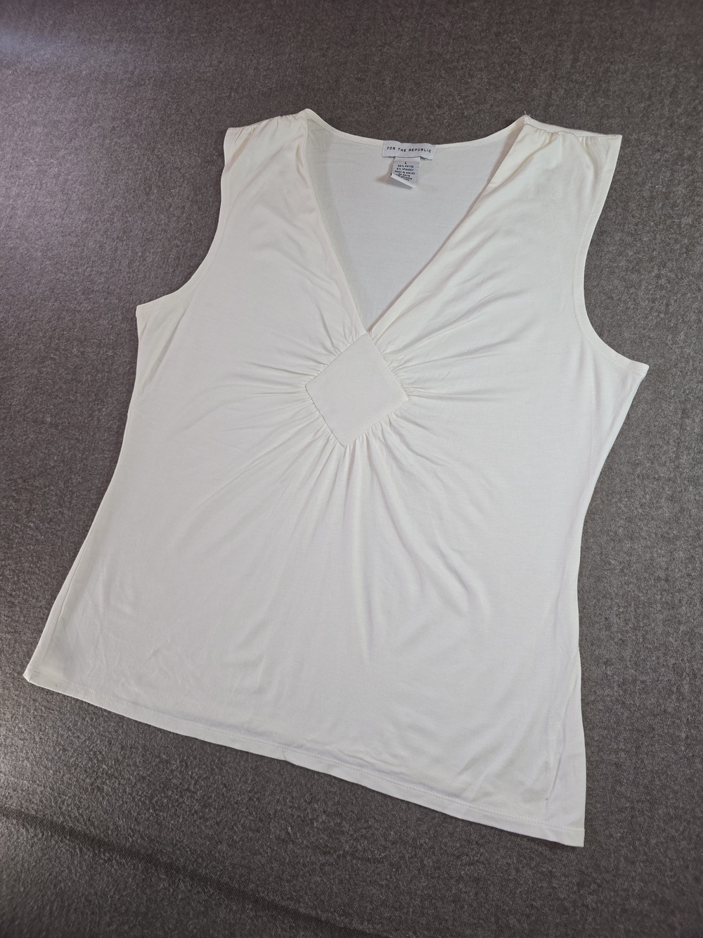 For The Republic Ivory V-Neck Sleeveless Tank with Gathered Front Women's Large